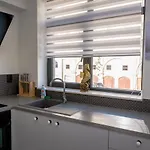 Apartment Adirama Elegant Walk To The