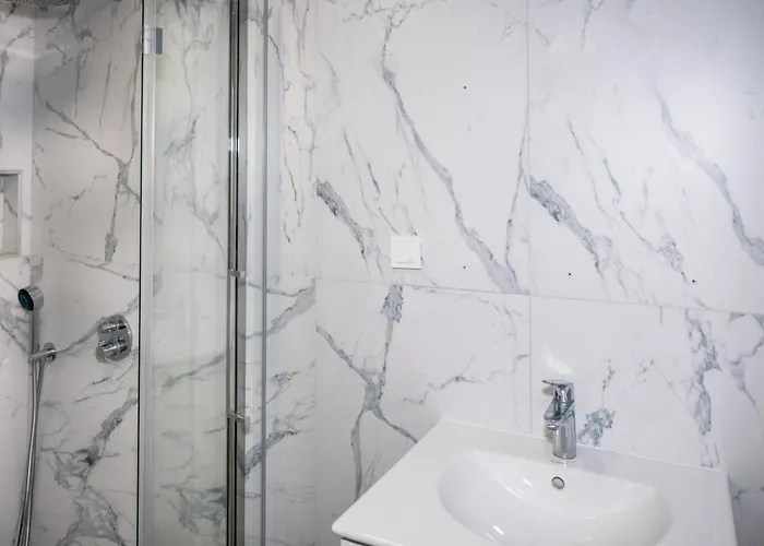 Adiramar アパート *