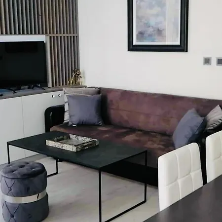 Apartament Adiramar *